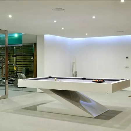 Sleeps 12 Pool Air Con Wifi Willa *