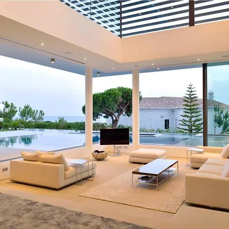 Sleeps 12 Pool Air Con Wifi Willa